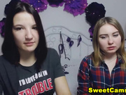 Hot Teen Duo ing Pussy On Webcam